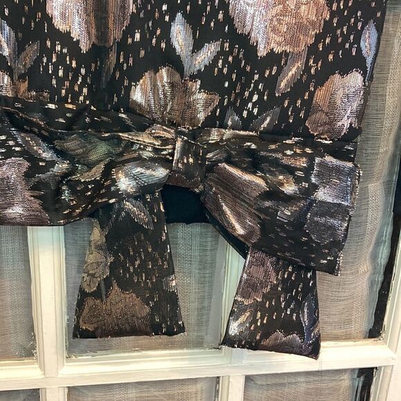 Vintage Metallic Silver and Gold Floral Bow Blouse - Picture 5 of 14